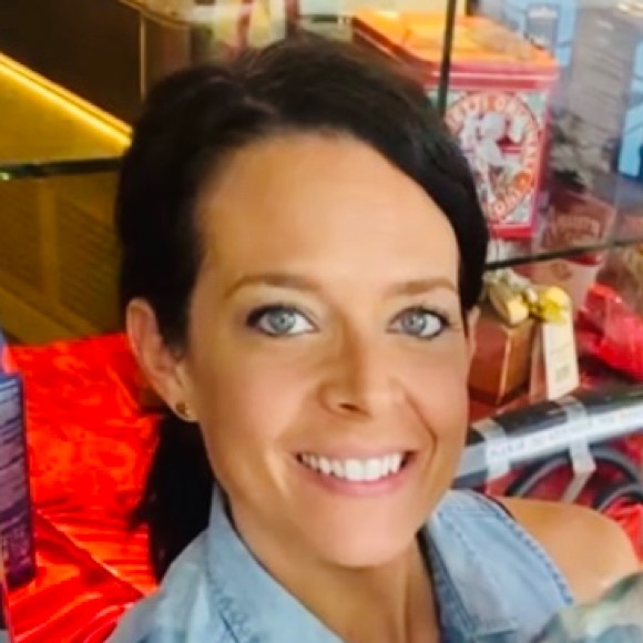 Meet your Posher, Katie - Picture 1 of 1